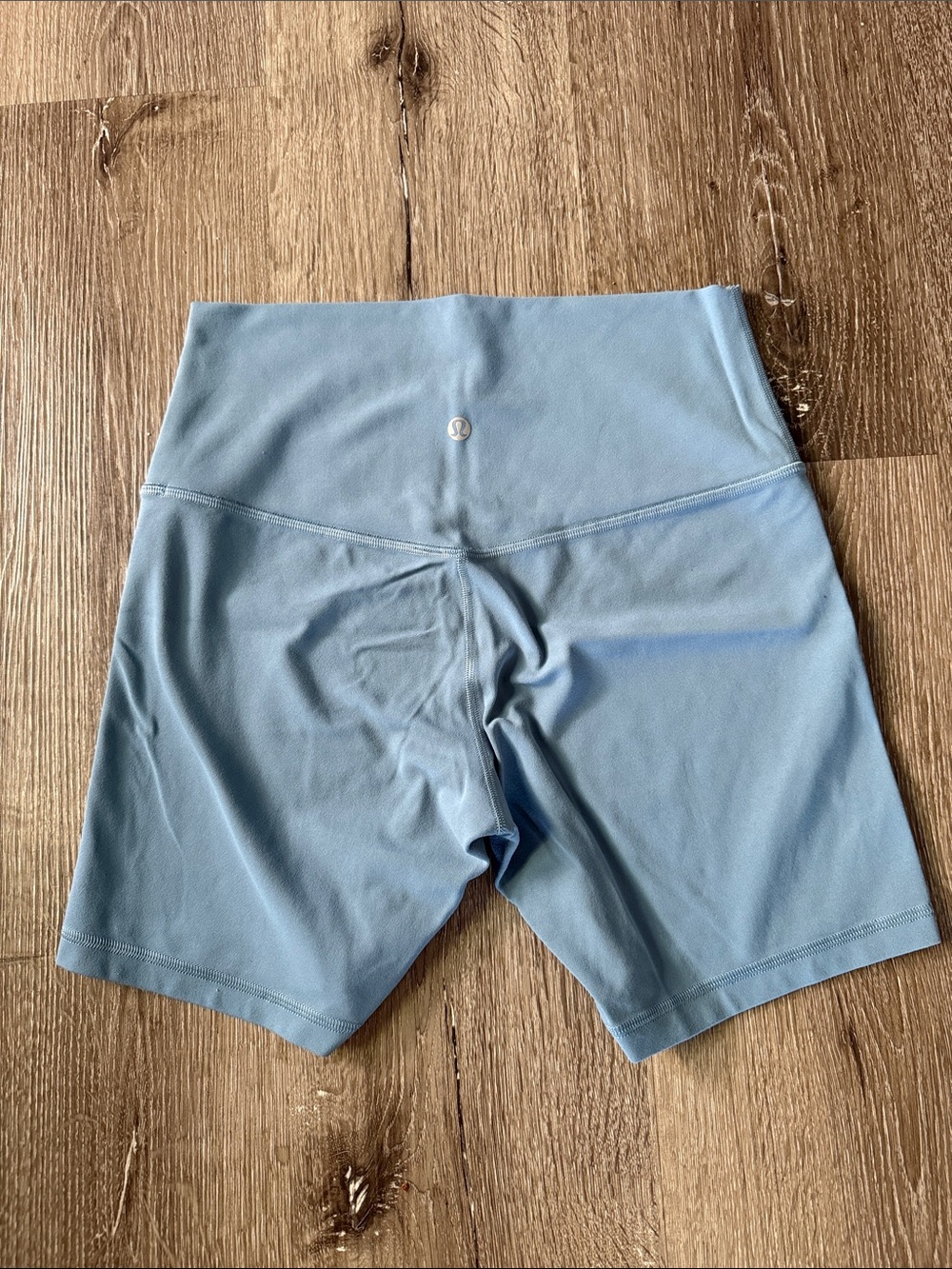 Lululemon Align 4” High-Rise Shorts - Women’s Size 8 - Picture 2 of 4